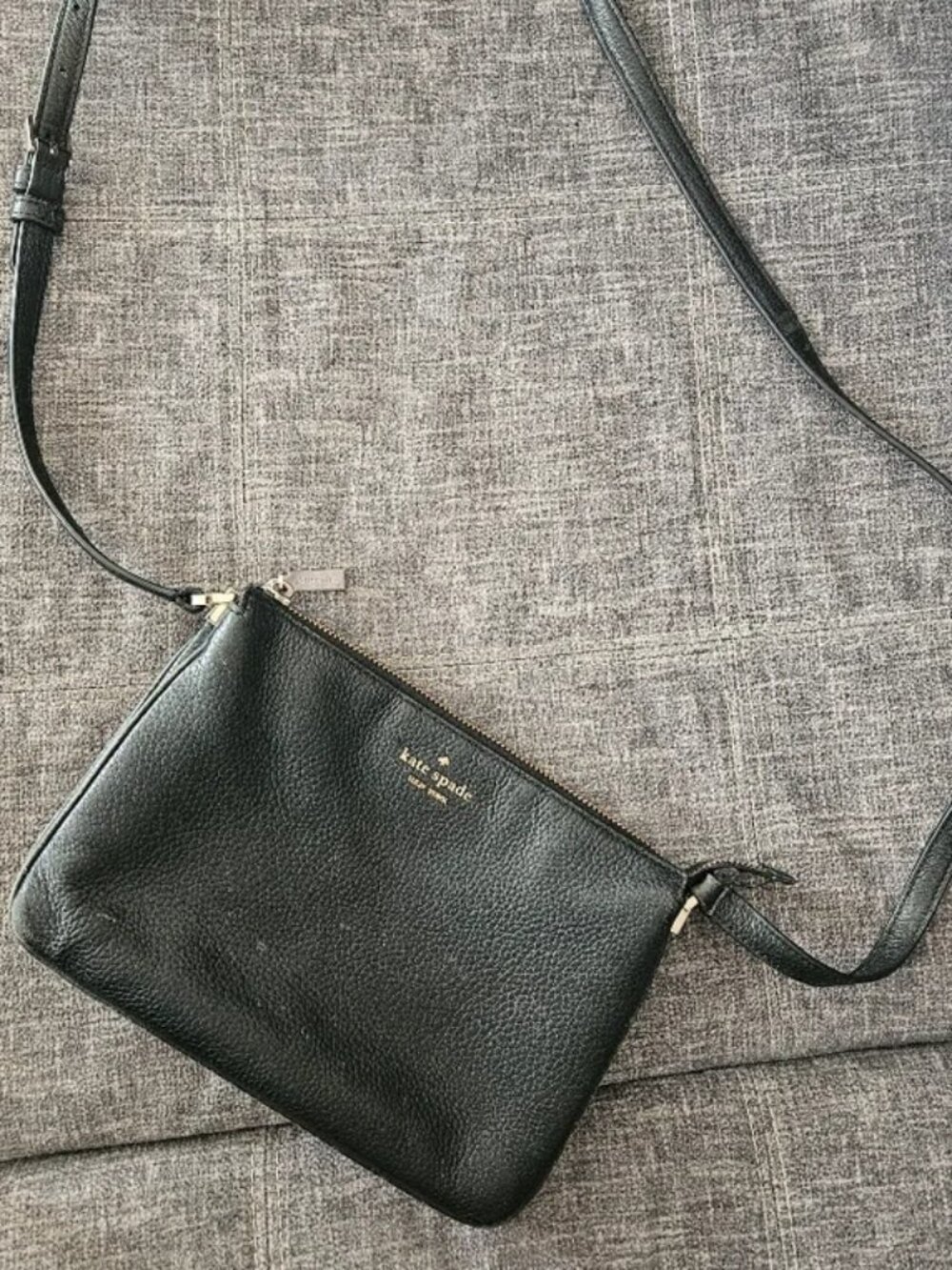 Kate Spade Leila Triple Gusset Crossbody bag. Black Pebbled Leather.